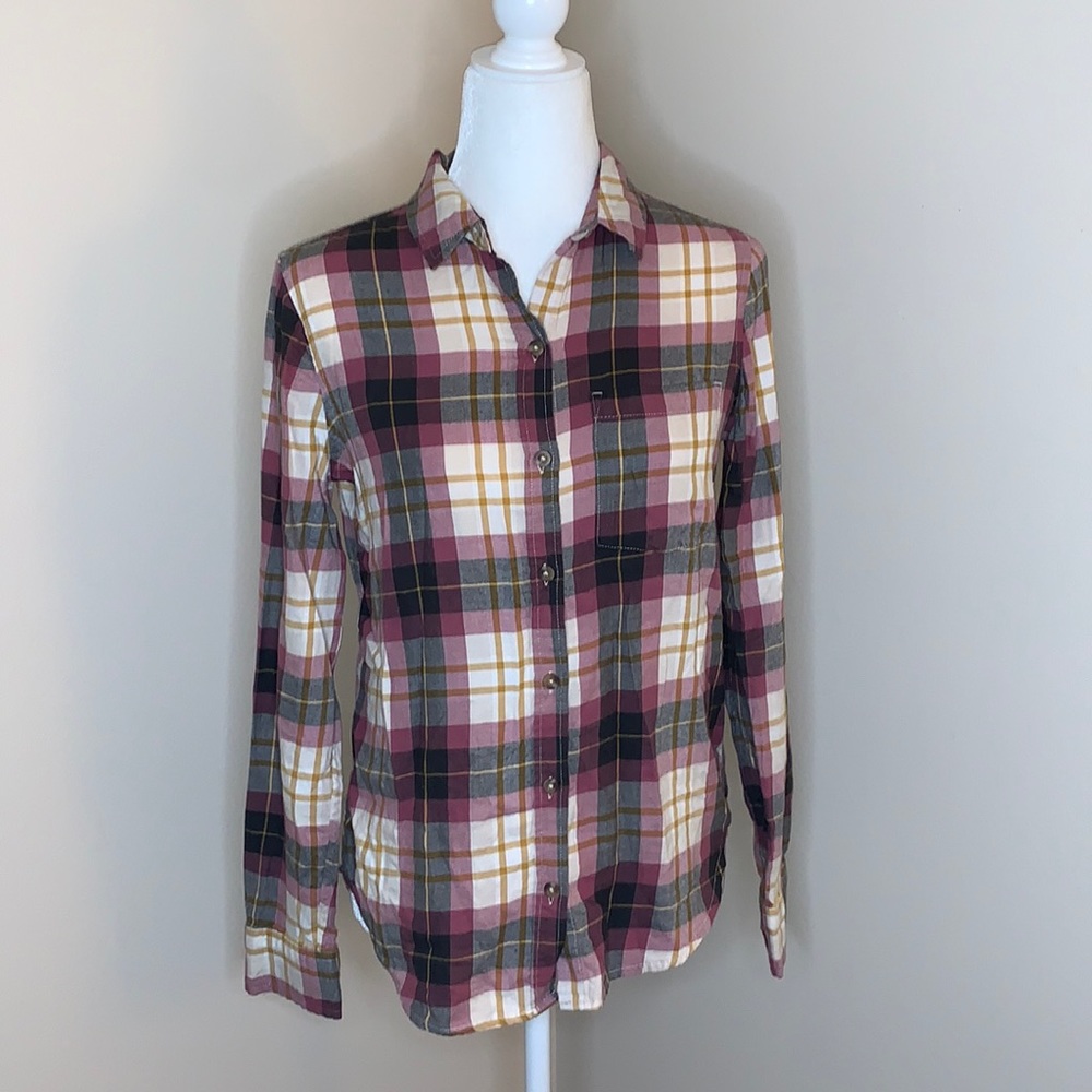 SO Cozy plaid shirt- small. Pink/crème/black/gold